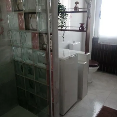 Domus Gialla * Piano di Follo